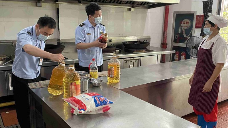 老年人吃火锅底料，这些注意事项要知道**