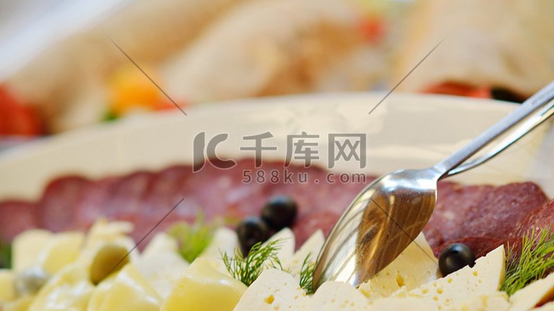 面对众多品牌，消费者在选购时可以从以下几个方面进行判断：