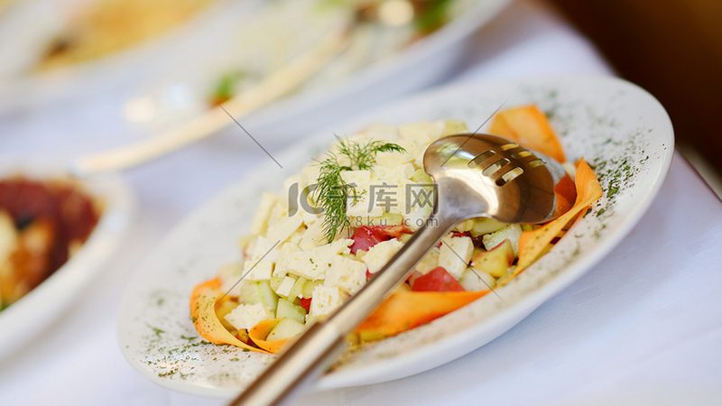 清油火锅底料的熬制秘诀：从原料到成品，揭秘健康美味的奥秘**